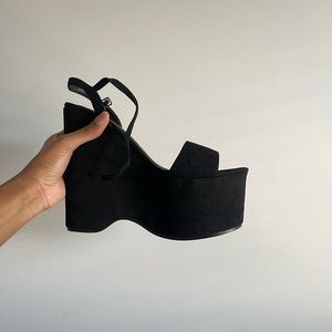 Black platform shoe-worn once